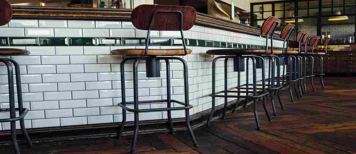 image link to 'I Don’t Think Bars in Restaurants Really Need to be that Tall'